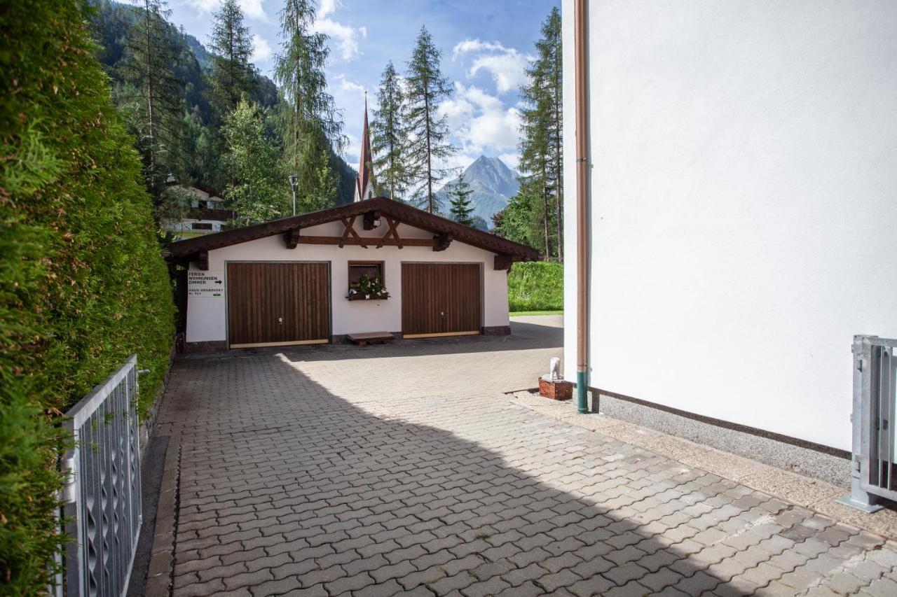 Haus Hrabovsky Apartment Langenfeld Exterior photo